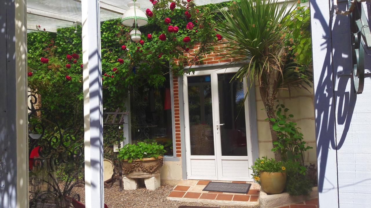 Bed and Breakfast Le Vieux Vauvert à Rochecorbon Extérieur photo